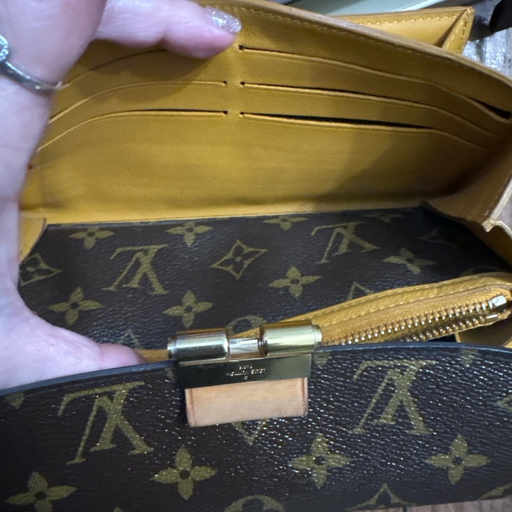 Louis Vuitton Monogram Canvas Clutch ELYSSEE 🔥 - Picture 5 of 11